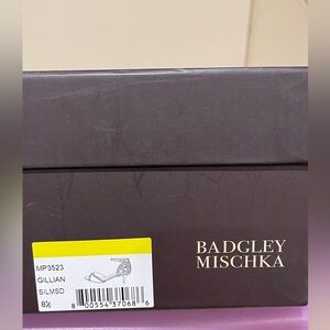 Badgley Mischka Gillian Silver NWT 8.5